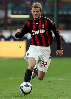 الإنجليزي ديفيد بيكهام أحد المرشحون للفوز بالقدم الذهبية