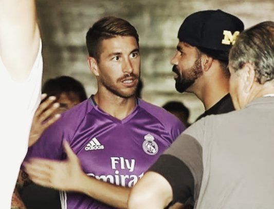 ramos-y-diego-costa--cazados-hablando-en-el-tunel-de-vestuarios--cuatro