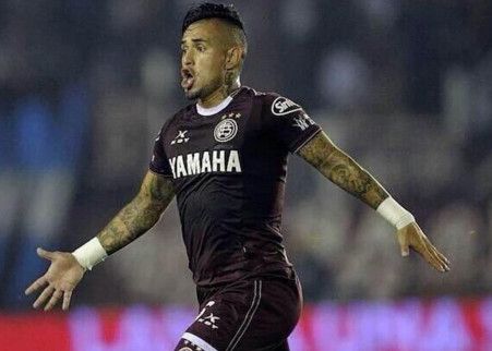 فيكتور أيالا 