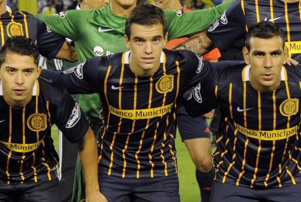 جيوفاني (وسط)