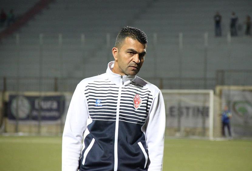  أيمن صندوقة