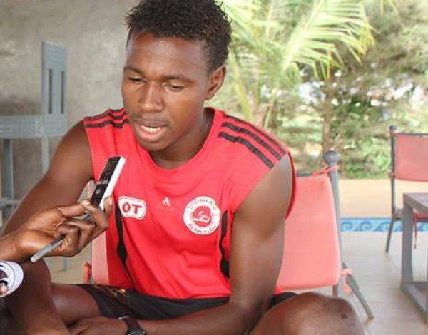  السنغالي أوساينو تيون