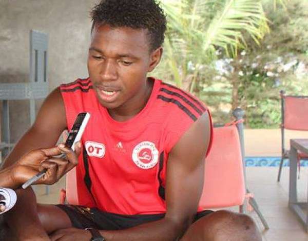  السنغالي أوساينو تيون