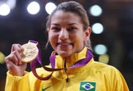 سارة مينيزيس