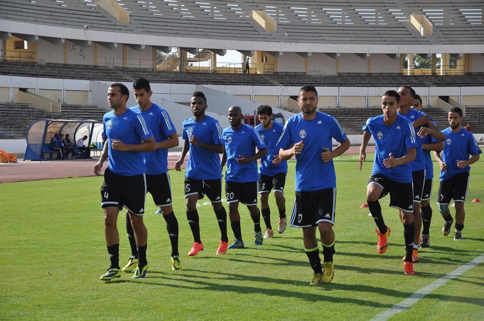 احماء فريق المدينة قبل المباراة