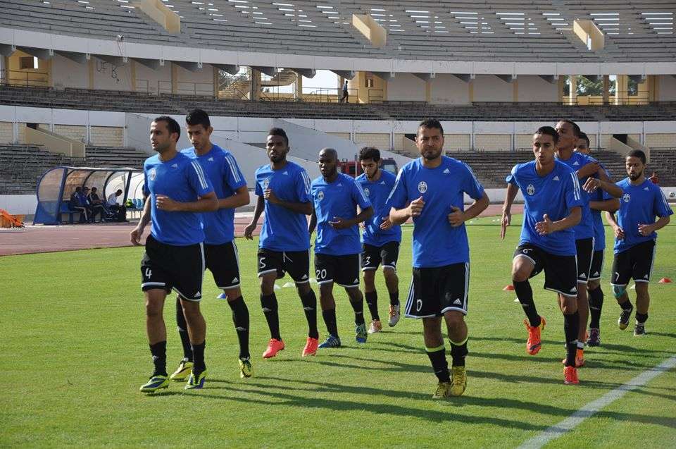 احماء فريق المدينة قبل المباراة