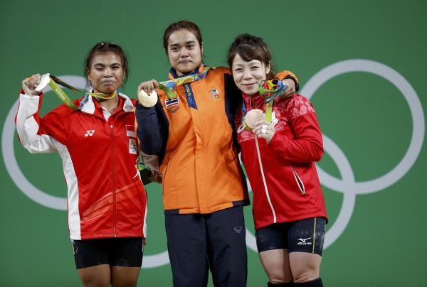 2016-08-07t004734z_1113254027_rioec87026tir_rtrmadp_3_olympics-rio-weightlifting-w-48kg_reuters
