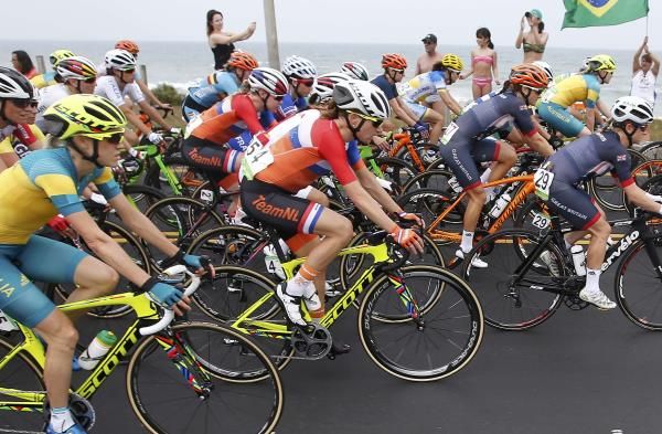 2016-08-07t202100z_886681629_rioec871kiagf_rtrmadp_3_olympics-rio-cycling-road-vanvleuten_reuters