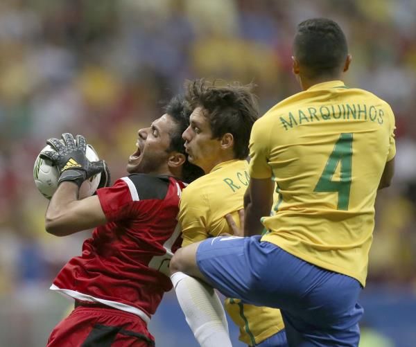 2016-08-08t023635z_1551833925_rioec88078t4a_rtrmadp_3_olympics-rio-soccer-m_reuters