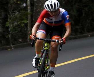 آنا فان فلويتن