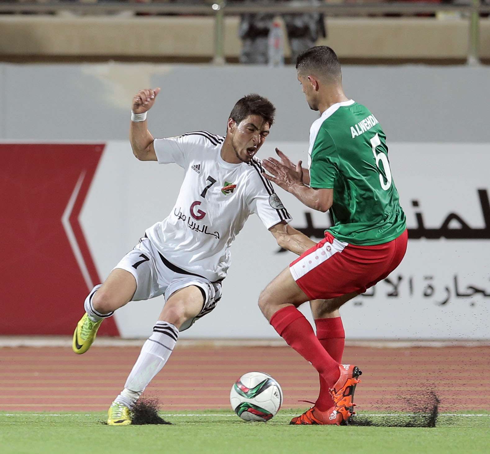 من لقاء الوحدات والأهلي