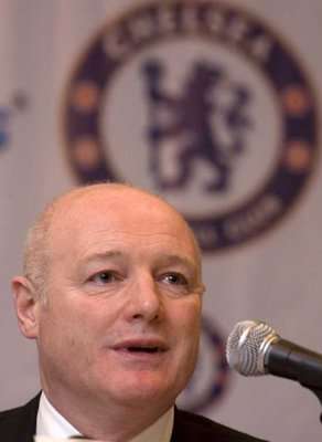 بـيـتـر كـيـنـيــون - المدير التنفيـذي لـنادي تشيلسي -