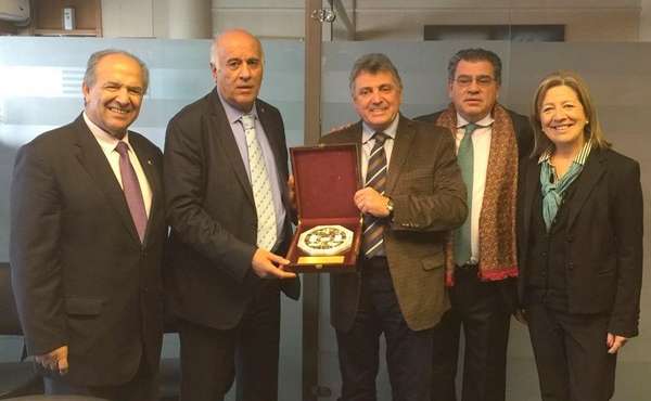 الرجوب مع رئيس اتحاد اوروجواي لكرة القدم