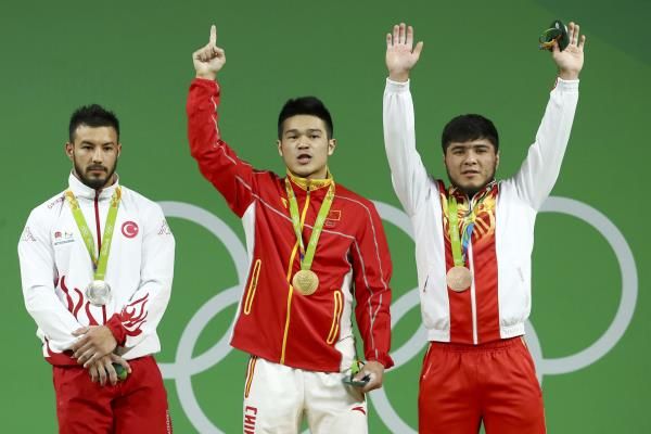 2016-08-10t002415z_400117148_rioec8a014di8_rtrmadp_3_olympics-rio-weightlifting-m-69kg_reuters