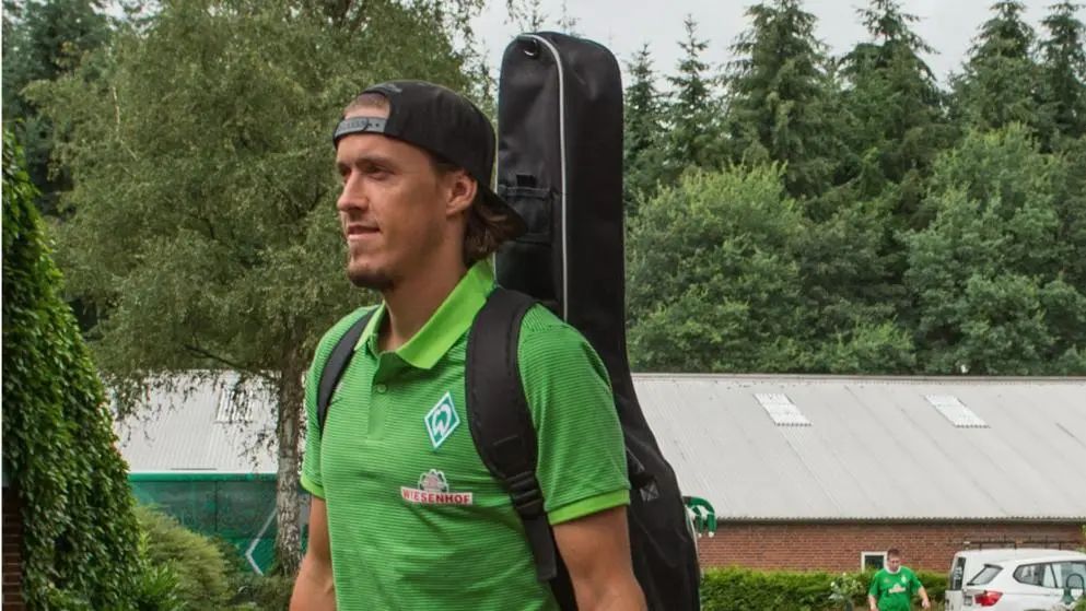 ?i=eldeeb1%2f3%2f0%2fd