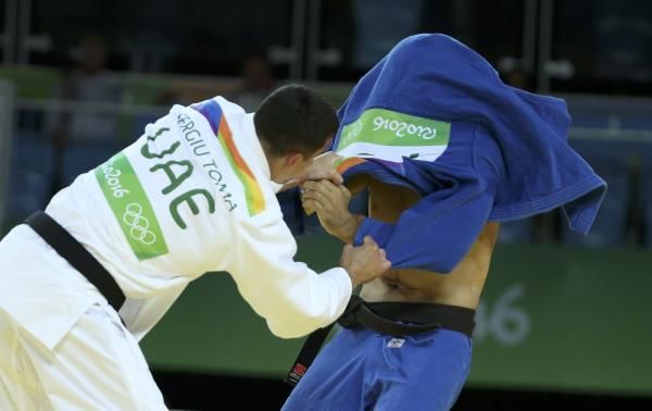 2016-08-09t194805z_1877369882_rioec891izp9q_rtrmadp_3_olympics-rio-judo-m-halfmiddle_reuters