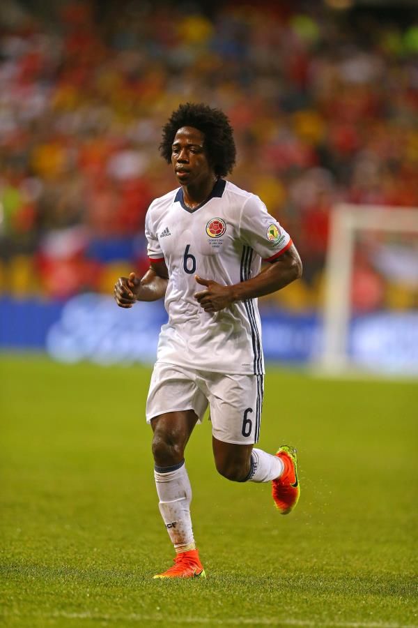 2016-06-23t045327z_688756215_nocid_rtrmadp_3_soccer-2016-copa-america-centenario-colombia-at-chile_reuters