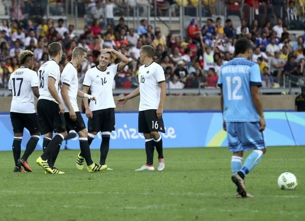 من لقاء المانيا و فيجي