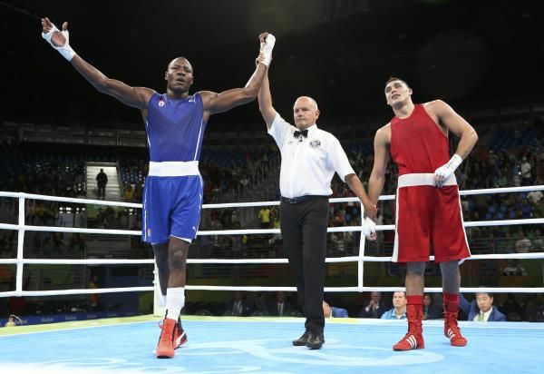 الملاكم الكوبي إريسلاندي سافون