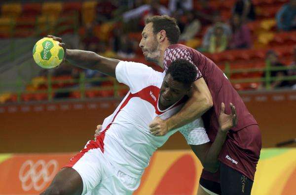 وائل جلوز من مباراة قطر 