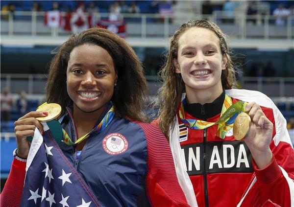  الأمريكية سيمون مانويل والكندية بيني أولكسياك