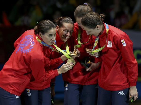 2016-08-11t233252z_1940886074_rioec8b1teq7z_rtrmadp_3_olympics-rio-fencing-w-epeeteam_reuters