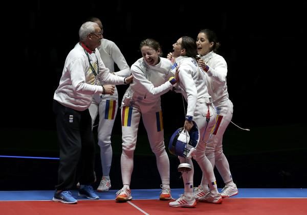 2016-08-11t224120z_1501957047_rioec8b1r0uwt_rtrmadp_3_olympics-rio-fencing-w-epeeteam_reuters