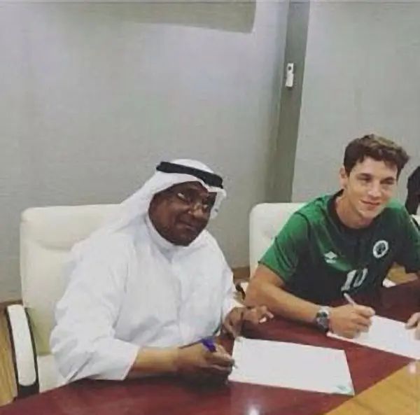 ?i=ali.18%2f2016%2f8%2f12%2f2+(2)