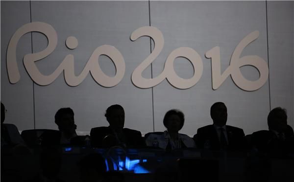 الإعلاميون أثناء انقطاع الإضاءة