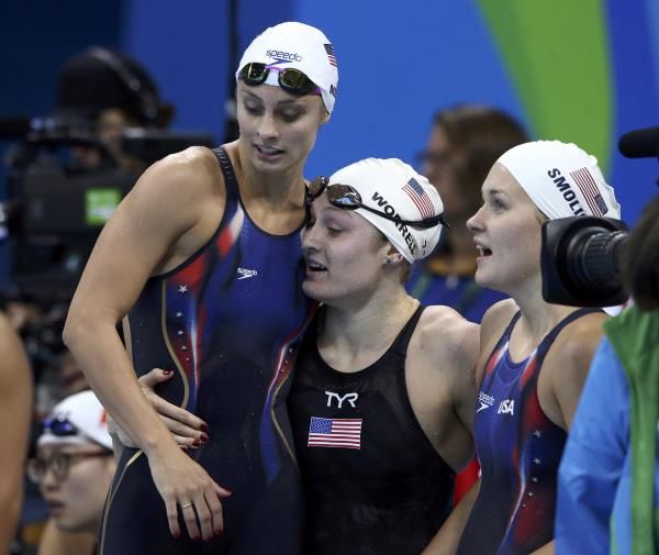 2016-08-12t185311z_278530436_rioec8c1gglix_rtrmadp_3_olympics-rio-swimming-w-100mmedleyrelay_reuters