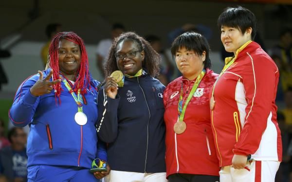  إيميلي ادنيول