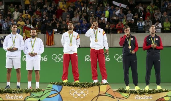 2016-08-13t012229z_141535384_rioec8d03tg6v_rtrmadp_3_olympics-rio-tennis-m-doubles_reuters
