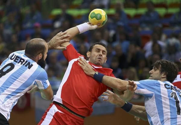 2016-08-14t011423z_997172588_rioec8e03fxca_rtrmadp_3_olympics-rio-m-handball_reuters