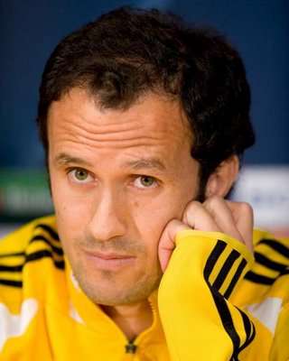 المدافـع البـرتغالـي ريـكـاردو كـارفـالـهــو