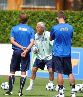 صورة حديثة لليبي في تدريبات المنتخب الإيطالي