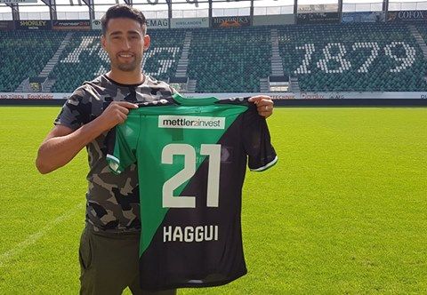 كريم حقي يحمل زي نادي جالين السويسري بعد امضاء العقد