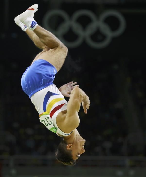 2016-08-15t181124z_935621824_rioec8f1eiyer_rtrmadp_3_olympics-rio-agymnastics-m-vault_reuters