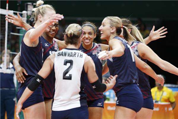 فرحة الأمريكيات بالفوز