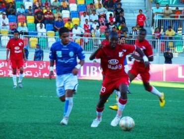 لقطة من مباراة الاهلى ببنغازي والأمن العام 