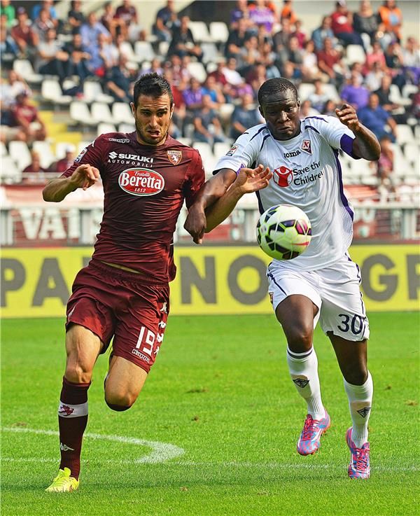 ماكسيموفيتش  (يسار)