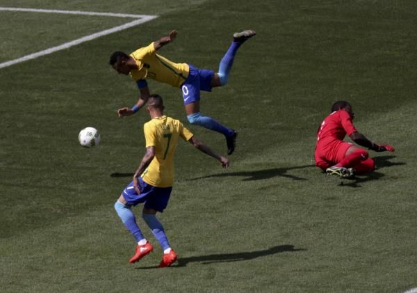 نيمار يهز شباك هندوراس