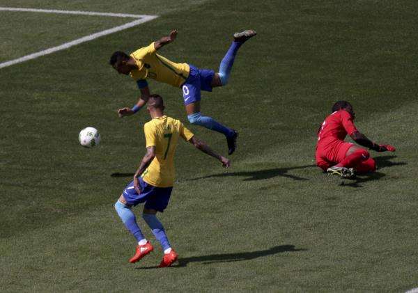 نيمار يهز شباك هندوراس