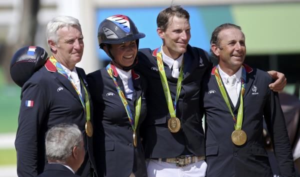 الفريق الفرنسي