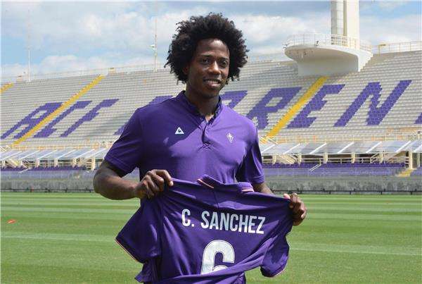 أثناء تقديم اللاعب 