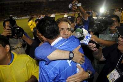 فرحة سلفادورية بعد المباراة