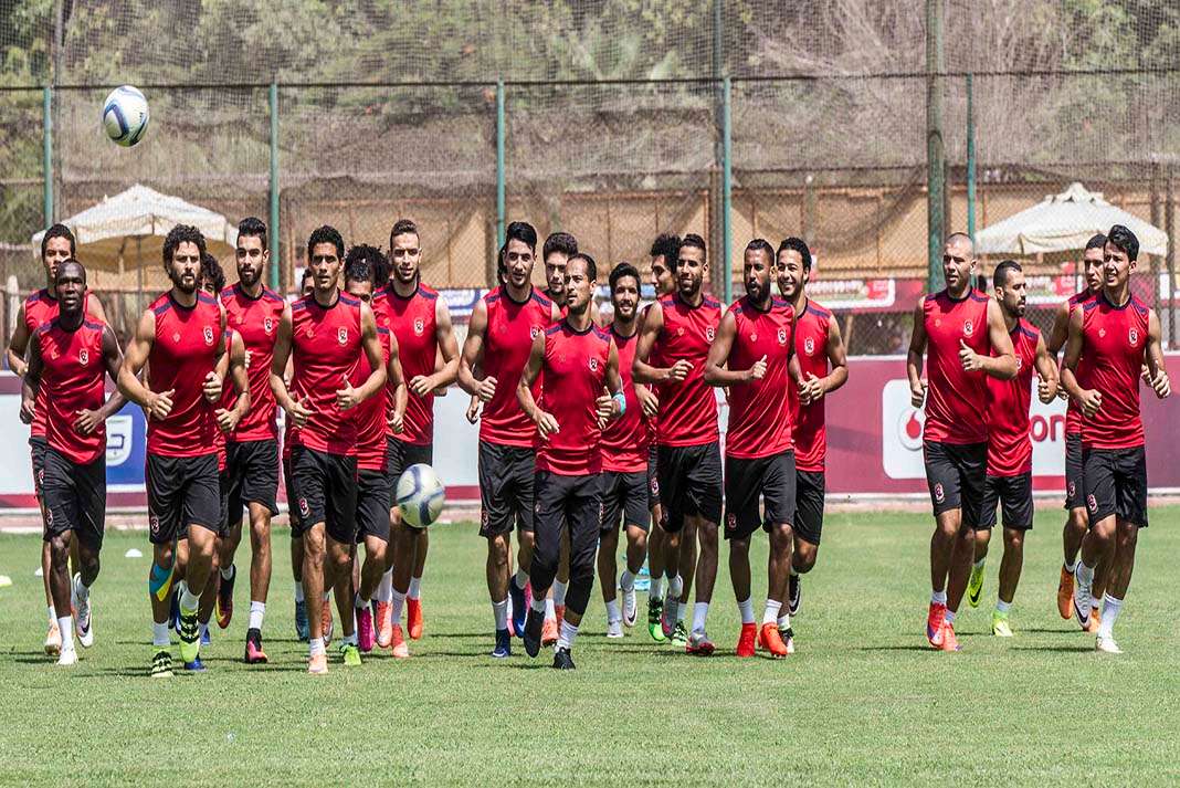 جانب من تدريبات الأهلي