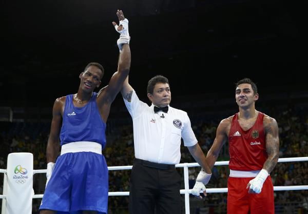 لحظة إعلان فوز الاذريبيجانى 