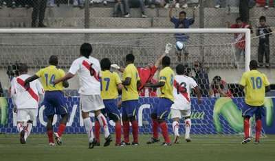 من لقاء الإكوادو و البيرو