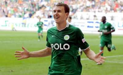 البوسني إيدين دزيكو .. قد يكون أول صفقات الميلان في الصيف