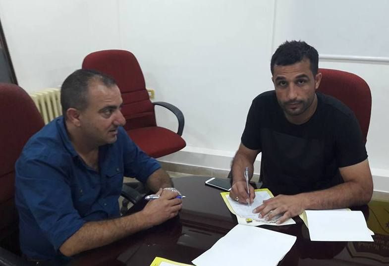 أثناء توقيع العقد